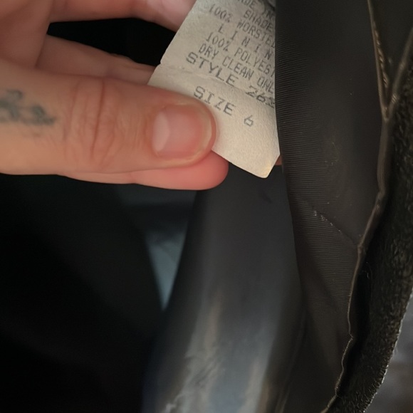 Howard Wolf size 6 black blazer - Picture 3 of 3